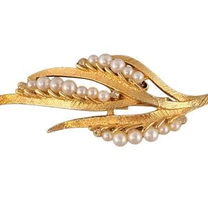 Vintage Gold-Tone Leaf Brooch Faux Pearl Rhinestone 2.6” Elegant Pin Retro Glam